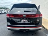 Used 2024 Volkswagen Atlas Peak Edition SE image 4