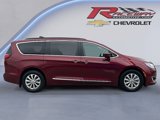 Used 2017 Chrysler Pacifica Touring-L image 6