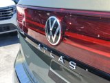 New 2025 Volkswagen Atlas Peak Edition SE image 5