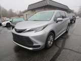 Used 2022 Toyota Sienna LE image 2