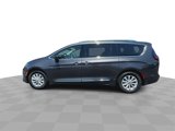 Used 2018 Chrysler Pacifica Touring-L Plus image 5