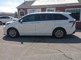 Used 2021 Toyota Sienna XLE image 2