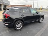 Used 2024 GMC Terrain SLT image 3