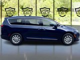Used 2018 Chrysler Pacifica Touring-L Plus w/ Advanced Safetytec Group image 4