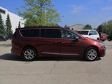 Certified 2023 Chrysler Pacifica Limited image 6