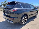 New 2025 Mitsubishi Outlander SE image 3
