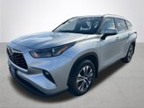 Used 2024 Toyota Highlander XLE image 2