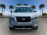 New 2025 Nissan Pathfinder Platinum image 2