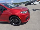 New 2026 Chrysler Pacifica Limited image 4