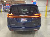 New 2025 Chrysler Pacifica Select image 4
