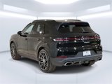Used 2024 Porsche Cayenne image 3