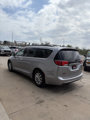 Used 2017 Chrysler Pacifica Touring-L image 4