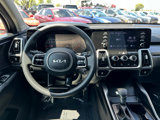 Used 2022 Kia Sorento LX image 3