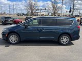 New 2025 Chrysler Pacifica Select image 4