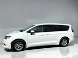Used 2023 Chrysler Voyager LX image 2