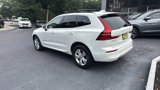Used 2022 Volvo XC60 B5 Momentum image 4