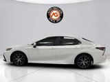 Used 2023 Toyota Camry SE image 2
