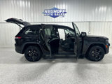 Used 2023 Jeep Grand Cherokee Limited w/ Luxury Tech Group II image 2