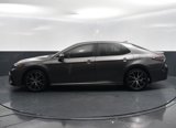 Used 2023 Toyota Camry SE image 3