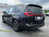 Used 2021 Chrysler Pacifica Limited w/ Premium & Safety Sphere Group image 4