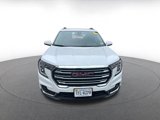 Used 2024 GMC Terrain SLT image 2