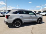 New 2025 Kia Sorento S image 2
