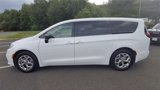 Used 2024 Chrysler Pacifica Limited image 5