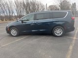 New 2025 Chrysler Pacifica Select image 2