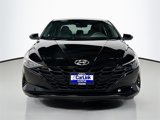 Used 2021 Hyundai Elantra SE image 2