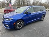 Used 2021 Chrysler Pacifica Touring w/ Cold Weather Group image 3