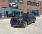 Used 2021 Cadillac XT4 Premium Luxury image 3