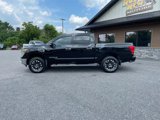 Used 2017 Nissan Titan SV image 3
