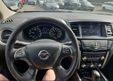 Used 2017 Nissan Pathfinder SV image 5