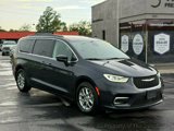 Used 2021 Chrysler Pacifica Touring image 3
