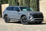 New 2025 Volkswagen Atlas Peak Edition SE image 2