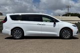 New 2025 Chrysler Pacifica Select image 4