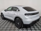Used 2025 Porsche Macan 4S Electric image 3