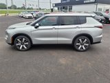 New 2025 Mitsubishi Outlander SE image 2