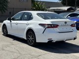 Used 2023 Toyota Camry SE image 2