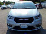 Used 2023 Chrysler Pacifica Touring-L image 2