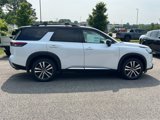 New 2025 Nissan Pathfinder Platinum image 3