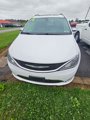 Used 2018 Chrysler Pacifica Limited w/ Tire & Wheel Group image 2