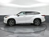 Used 2022 Toyota Highlander XLE image 4
