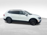 Used 2021 Volkswagen Tiguan SE w/ Panoramic Sunroof Package image 2