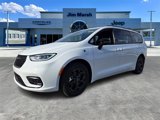 New 2025 Chrysler Pacifica Premium image 2