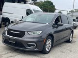 Used 2023 Chrysler Pacifica Touring-L image 2