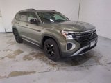 New 2025 Volkswagen Atlas Peak Edition SE image 1