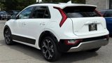 Used 2024 Kia Niro SX Touring image 3