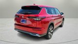 New 2025 Mitsubishi Outlander SE image 3