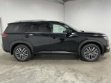 New 2025 Nissan Pathfinder SL w/ SL Premium Package image 2